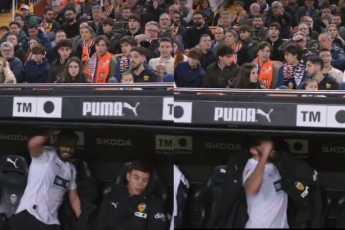 El tremendo enfado de Rioja al ser sustituido: a puñetazos con el banquillo