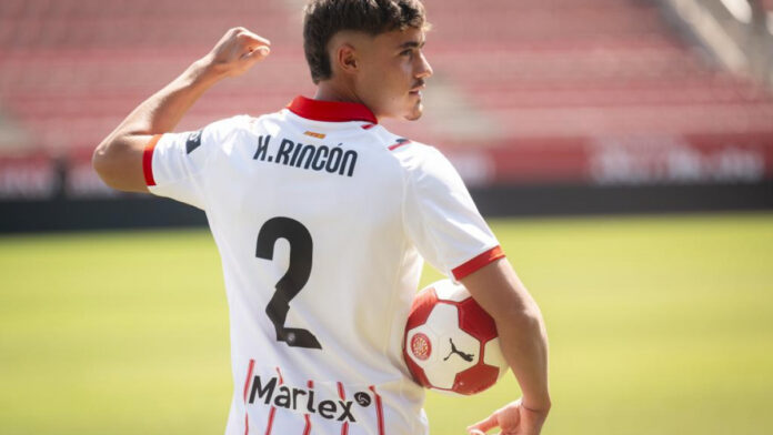 Hugo Rincón agita el lateral derecho