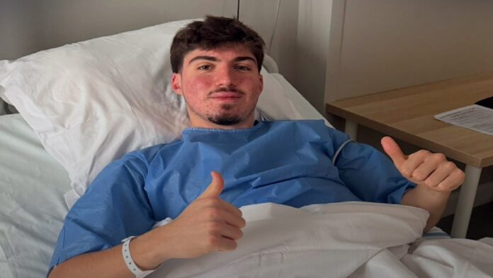 يوسف أكتشيشيك يجري عملية جراحية ناجحة