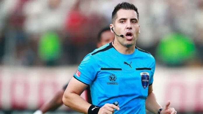 صافرة تشيلية تقود مواجهة الهلال والفتح