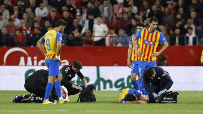 Gayá y Juanlu, trasladados a centros médicos tras su choque