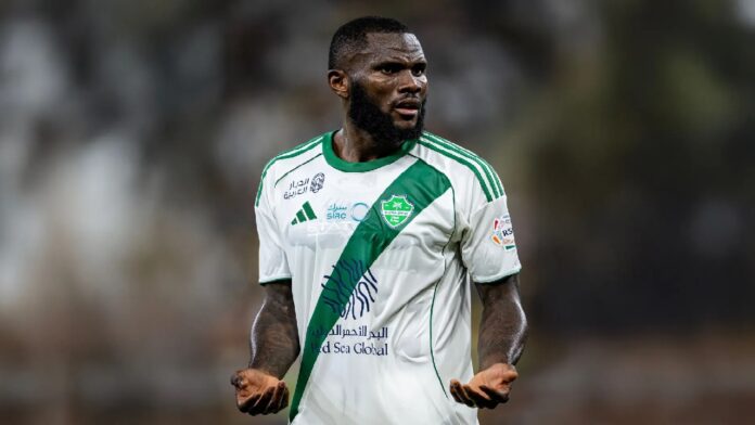 كيسيه يؤجل قرار الاستمرار مع الأهلي