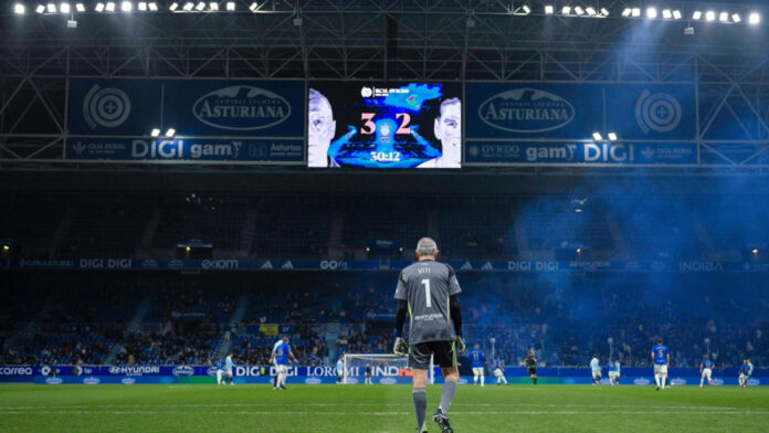 El encuentro entre los amigos de Cazorla y Esteban cierra el centenario del Real Oviedo