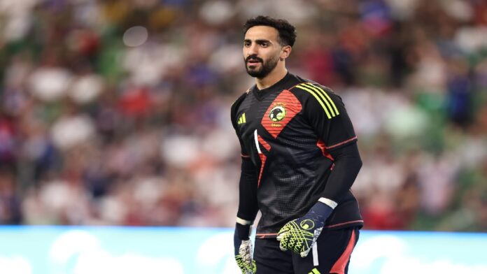 رينارد يستبعد العقيدي ويعتمد العويس أمام صربيا