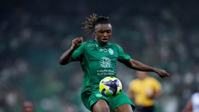 إصابة أتانجانا تبعده عن معسكر فرنسا