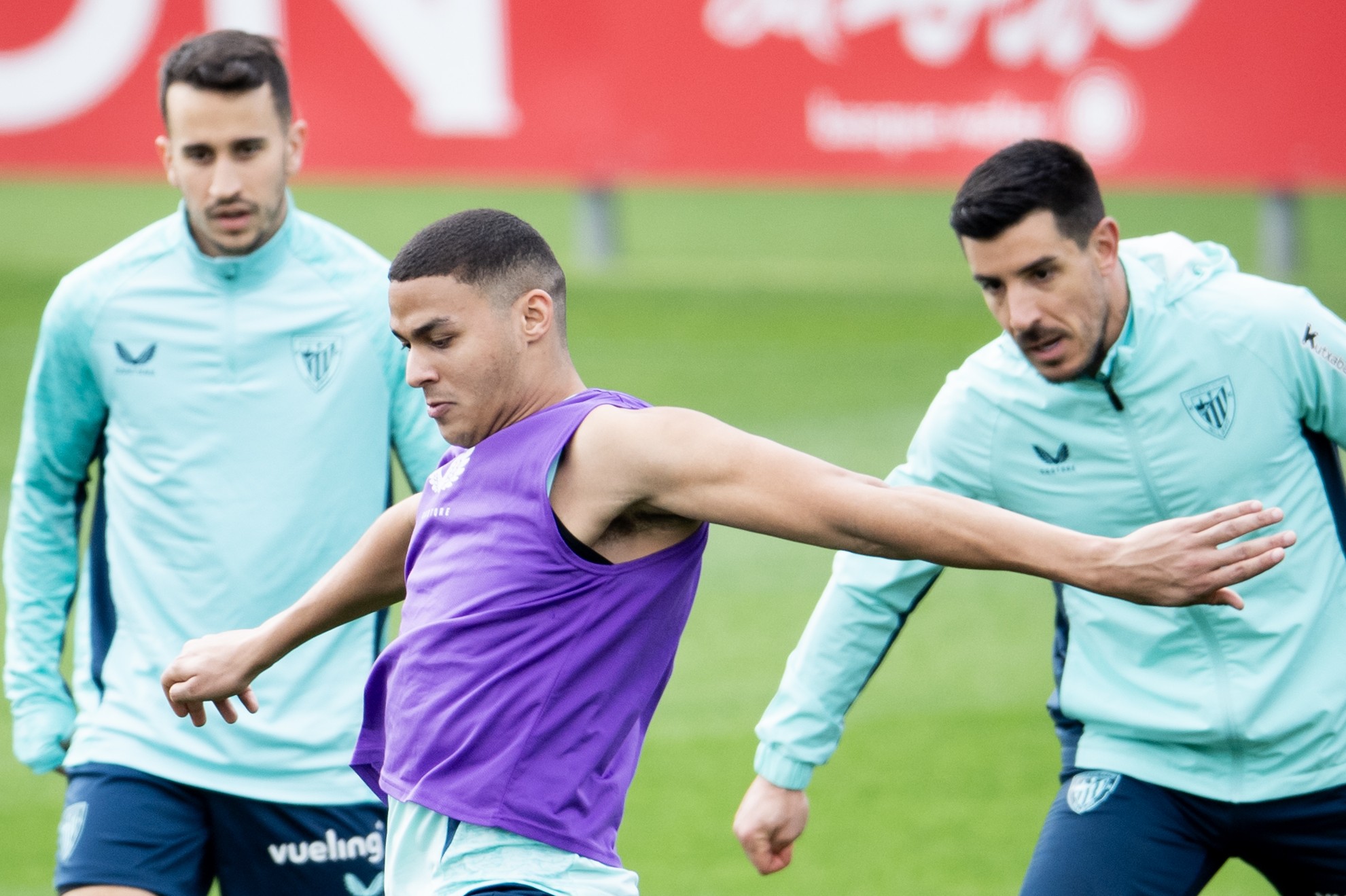 مروان يتدرب مع الفريق للمرة الأولى منذ نوفمبر الماضي