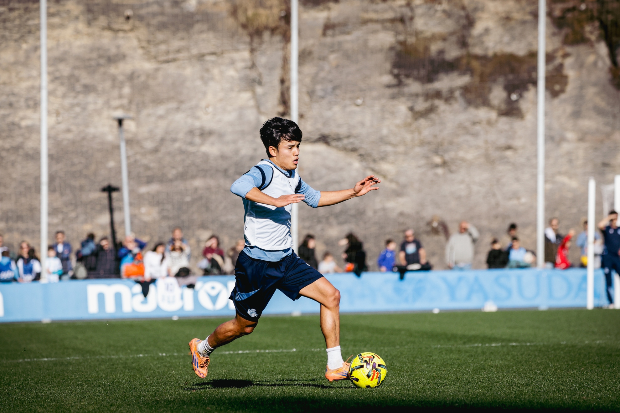 تاكي كوبو خلال تدريب مع ريال سوسيداد في زوبيتا