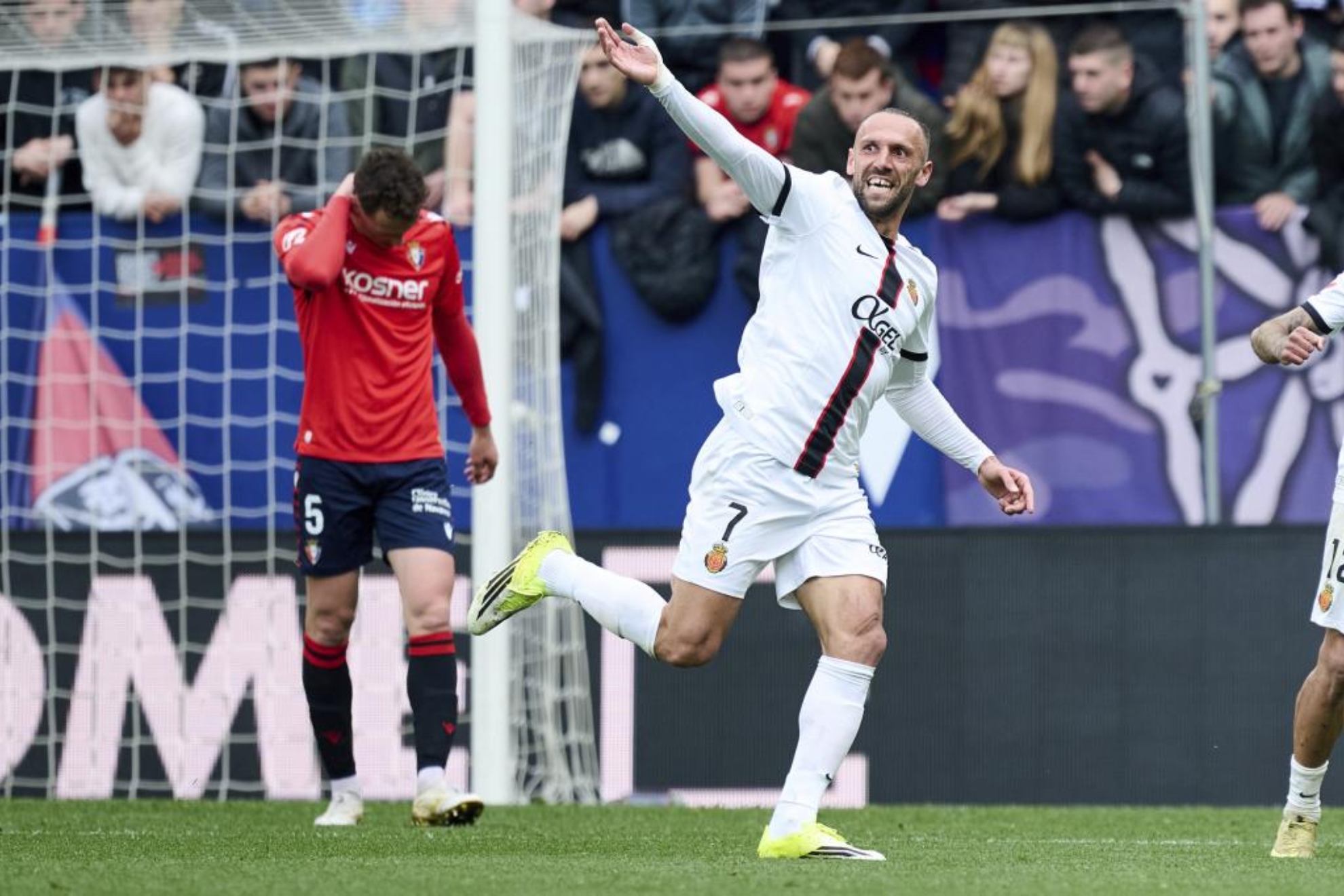 موريقي يحتفل بأحد أهدافه مع مايوركا