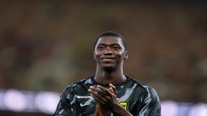 دومبيا يخضع لجراحة الرباط الصليبي