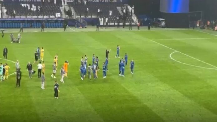 إنزاجي يوجه لاعبي الهلال لتحية الجماهير عقب التعادل.. فيديو