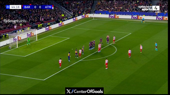 WATCH: Julian Alvarez scores stunning free-kick as Atletico Madrid lead 10-man Barcelona