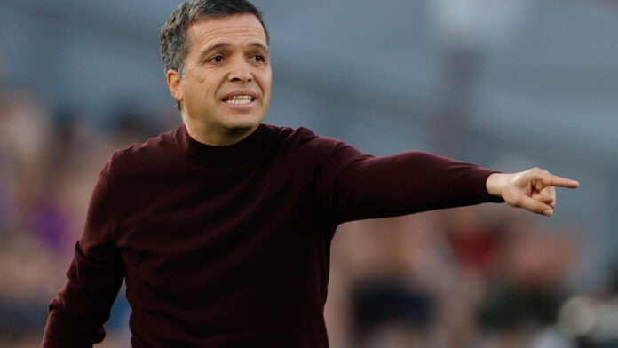 Luís Castro: “Yo pienso en que la salvación está en ganar al Sevilla”