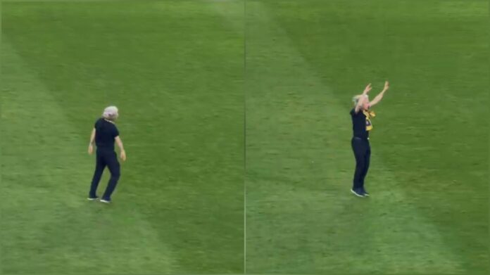 جيسوس يعبر عن فرحته بعد الفوز ويحتفل مع الجماهير.. فيديو