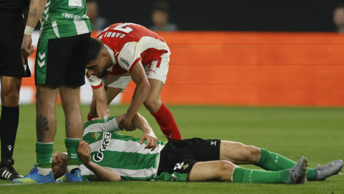 Diego Llorente ironiza sobre la actuación del colegiado: “Le felicito”