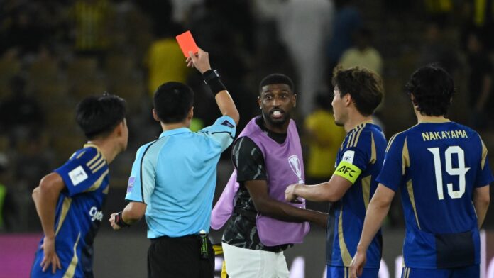 بطاقة حمراء لـ شراحيلي بعد صافرة النهاية أمام ماتشيدا