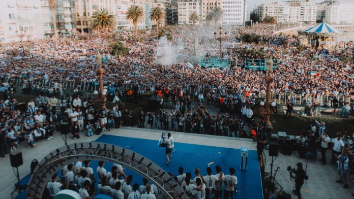 100,000 fans line the streets to greet Real Sociedad as Copa del Rey champions
