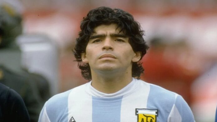 ابنة دييغو مارادونا تشن هجوما على أطباءه