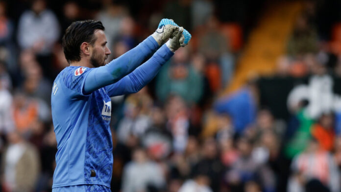 Dimitrievski cumple en el campo: “Si me dan la oportunidad, responderé”, dijo tras criticar su falta de minutos