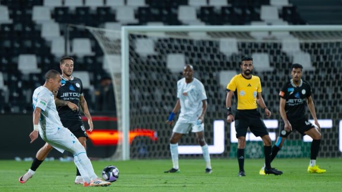 التعادل يحسم مواجهة الشباب والفتح