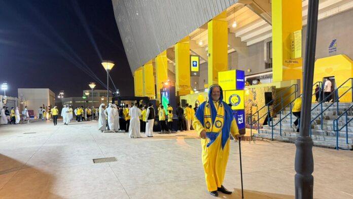 بدء توافد جماهير النصر والأهلي إلى الأول بارك قبل الكلاسيكو.. فيديو