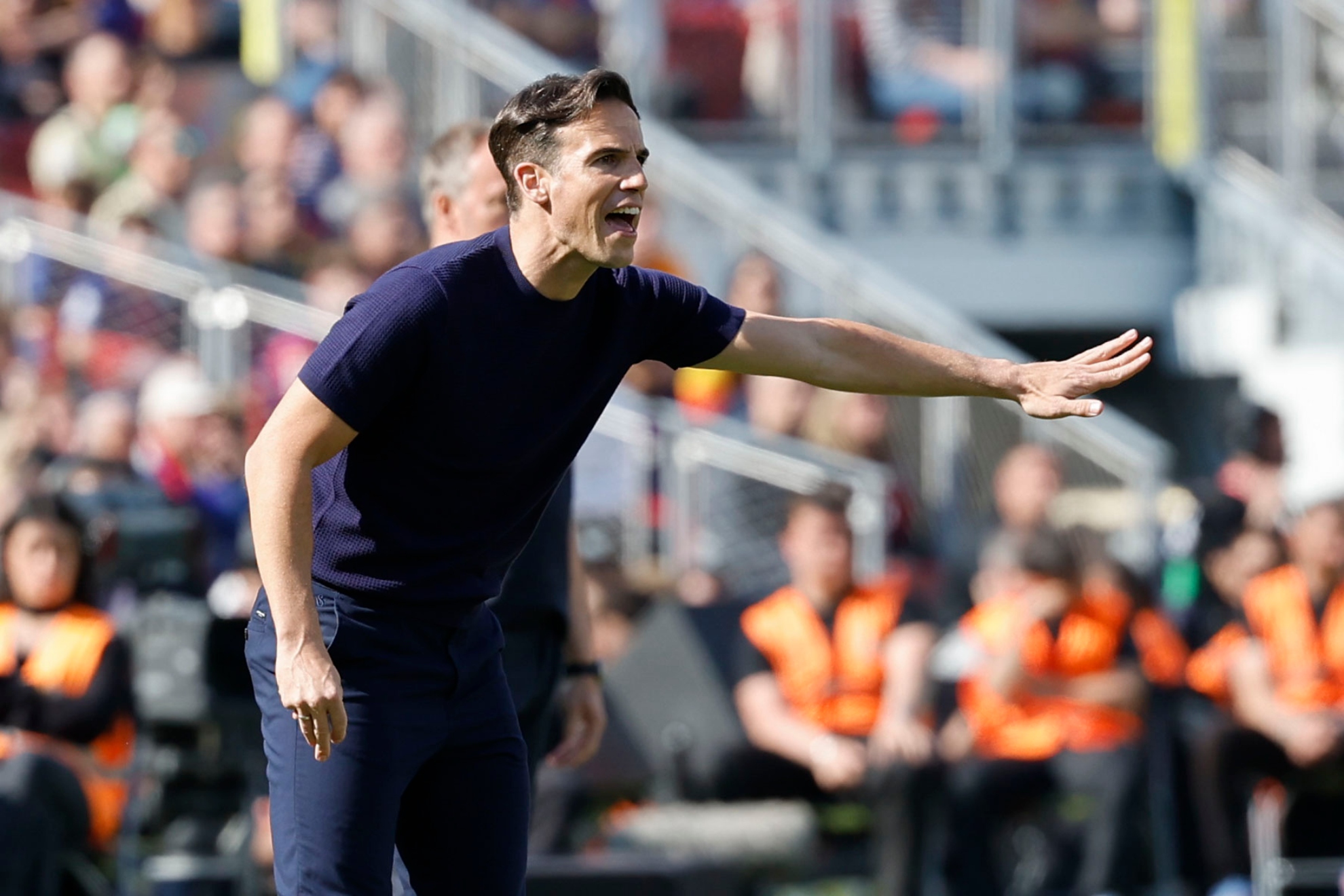 إنيغو بيريز يتحدث عن هزيمة رايو أمام برشلونة