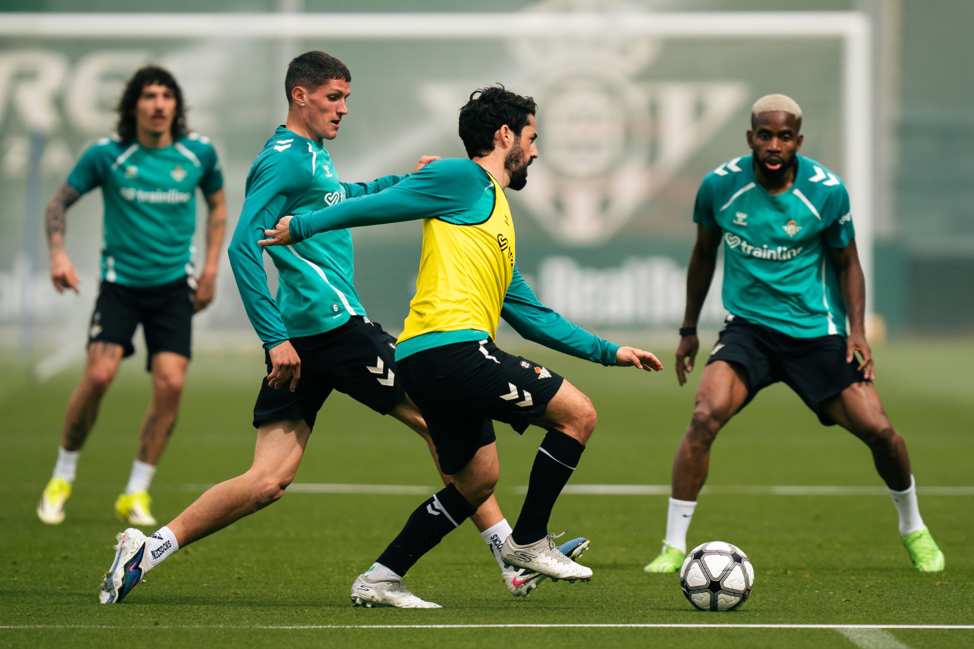 إيسكو وباكامبو خلال التدريب اليوم