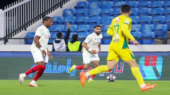 الخليج يتغلب على ضمك بثنائية