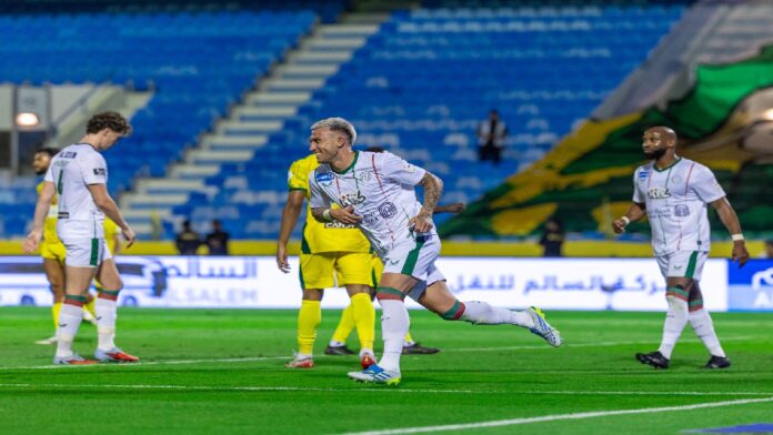 الاتفاق يكتسح الخليج بخماسية
