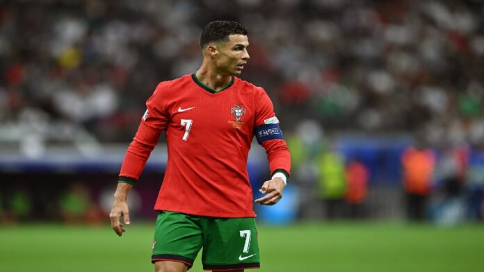 مدرب البرتغال : عمر رونالدو مجرد رقم ويقيم بالأداء فقط