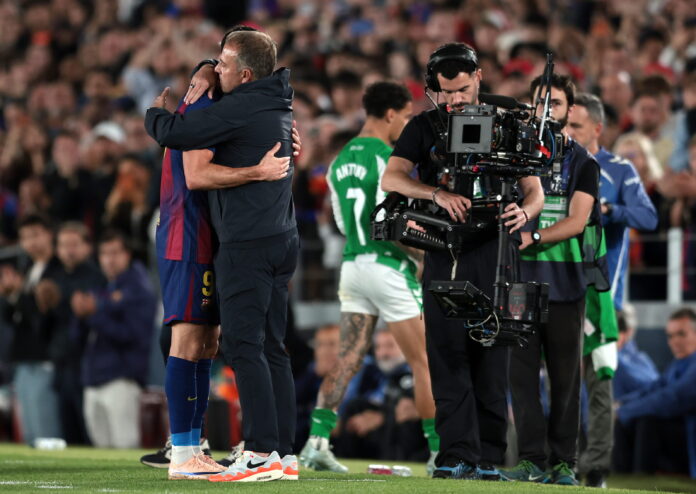 “The perfect farewell” – Hansi Flick reacts to Robert Lewandowski’s final home match as a Barcelona player