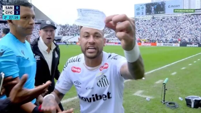 خطأ تحكيمي غريب يفجر غضب نيمار ويثير جدلاً واسعًا.. فيديو
