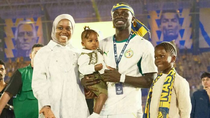 زوجة ماني تخطف الأضواء في احتفالات تتويج النصر.. صور