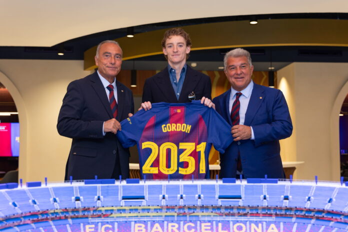 Barcelona announce Anthony Gordon signing – “When I was three, I though I would play for Barca”
