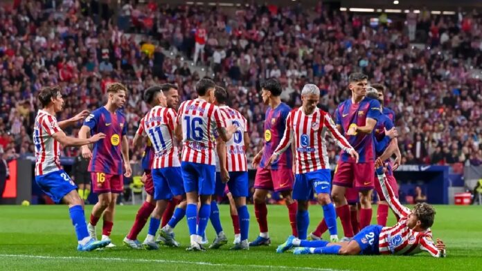 أتلتيكو مدريد يهاجم برشلونة بمنشورات ساخرة بعد أنباء ضم ألفاريز
