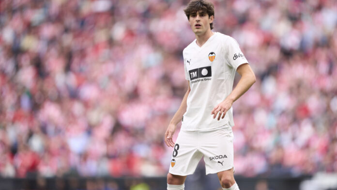 Javi Guerra: “Quiero quedarme en el Valencia”