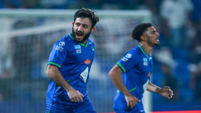 الفتح يتحرك لتجديد عقد فارغاس