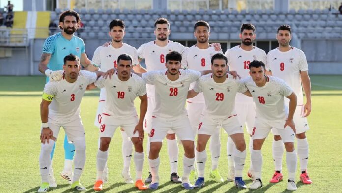 لاعبو إيران يودعون جوازاتهم لدى السفارة الأمريكية بتركيا