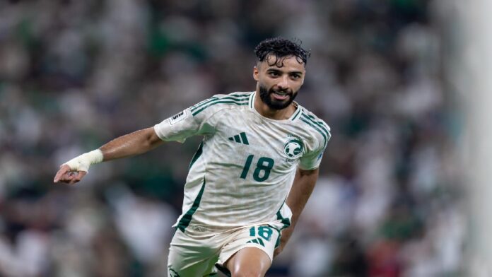 ذا أثلتيك تشيد بـ أبو الشامات بالتزامن مع استبعاده من قائمة الأخضر