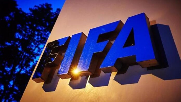 “فيفا” تعلن اعتماد لوائح جديدة لانتقالات اللاعبين