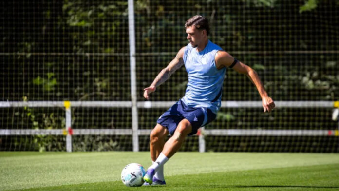 Javi López: “Matarazzo quiere verme en la pretemporada y voy con ganas de demostrar que puedo estar ahí”