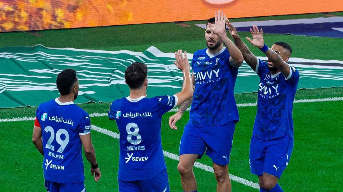 ألكسندر ميتروفيتش مع الهلال