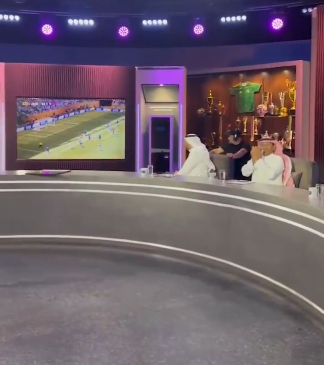 فرحة لاعبي الهلال بعد هدف التعادل