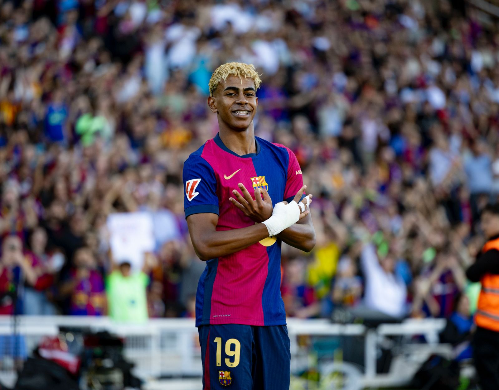 لامين يمال أصبح نجم برشلونة المتألق.