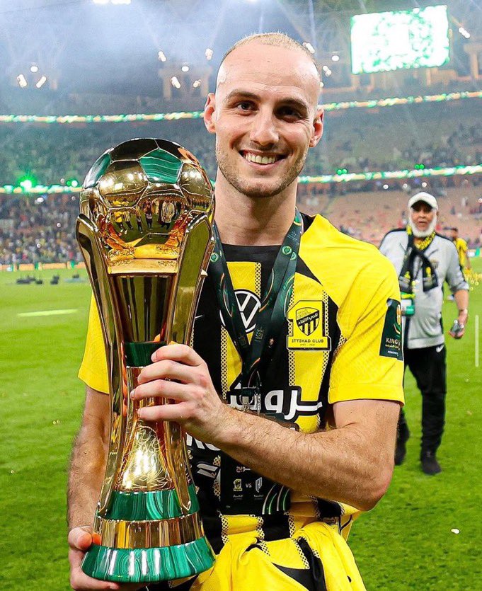 ماريو ميتاي لاعب نادي الاتحاد