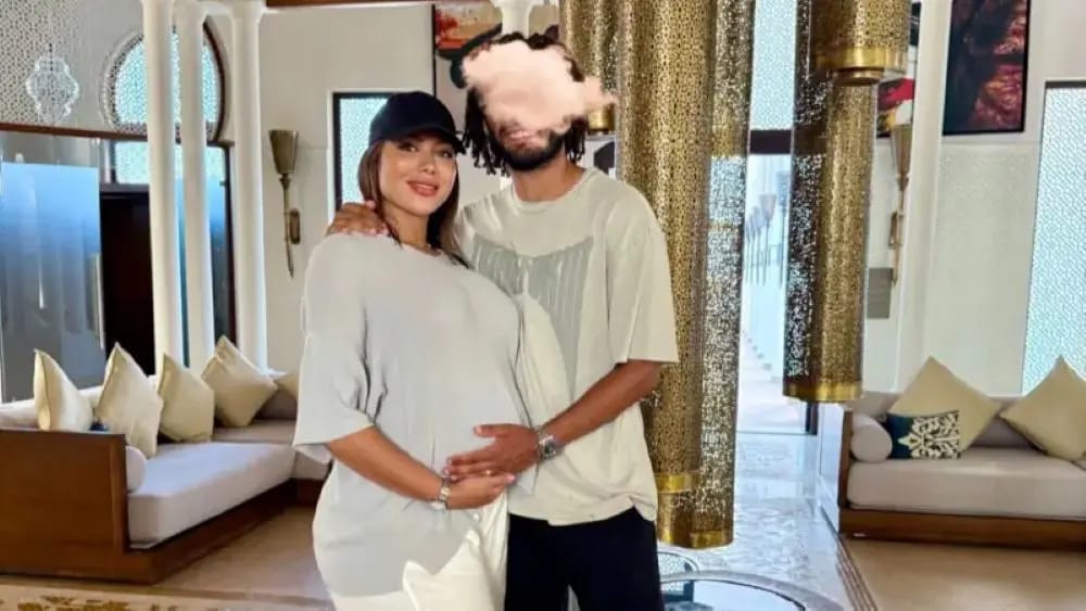 محمد النني مع المؤثرة المغربية حنان