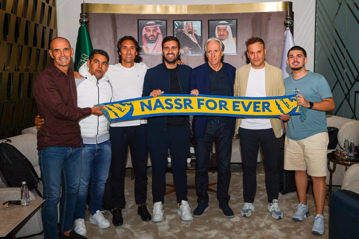جورجي جيسوس مع لاعبي النصر