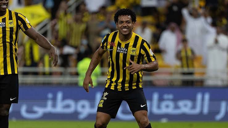 رومارينيو مع فيتوريا