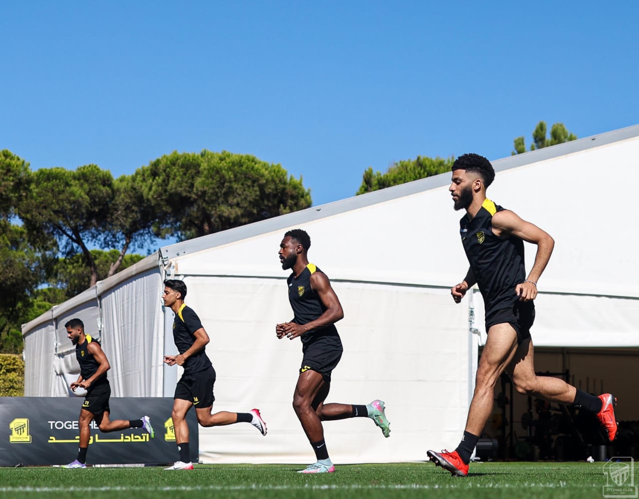 لاعبو اتحاد جدة خلال المعسكر التدريبي