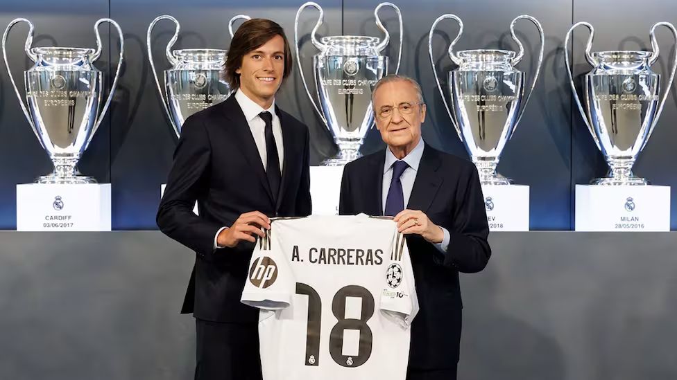 كاريراس سعيد بعودته إلى ريال مدريد بعد خمس سنوات