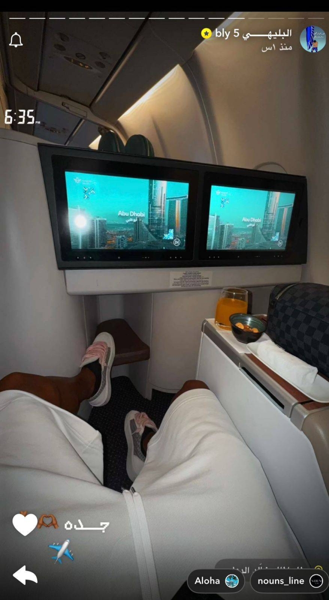 علي البليهي في طائرة متجهة إلى جدة